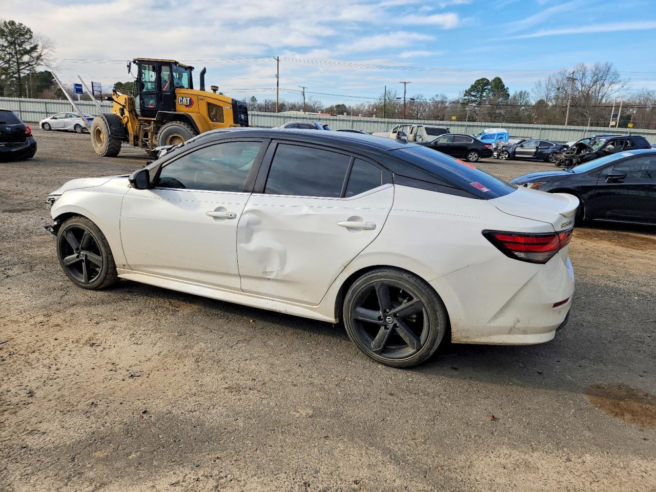 2021 Nissan Sentra Sr - Image 2