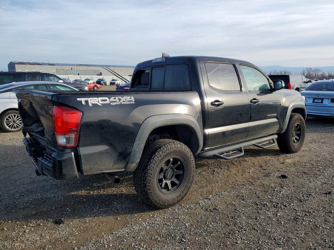 2016 Toyota Tacoma Double Cab - Фото 3