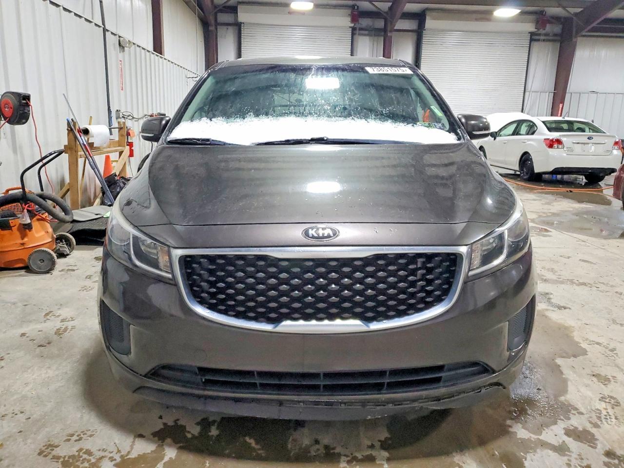 2016 Kia Sedona Lx - Фото 5