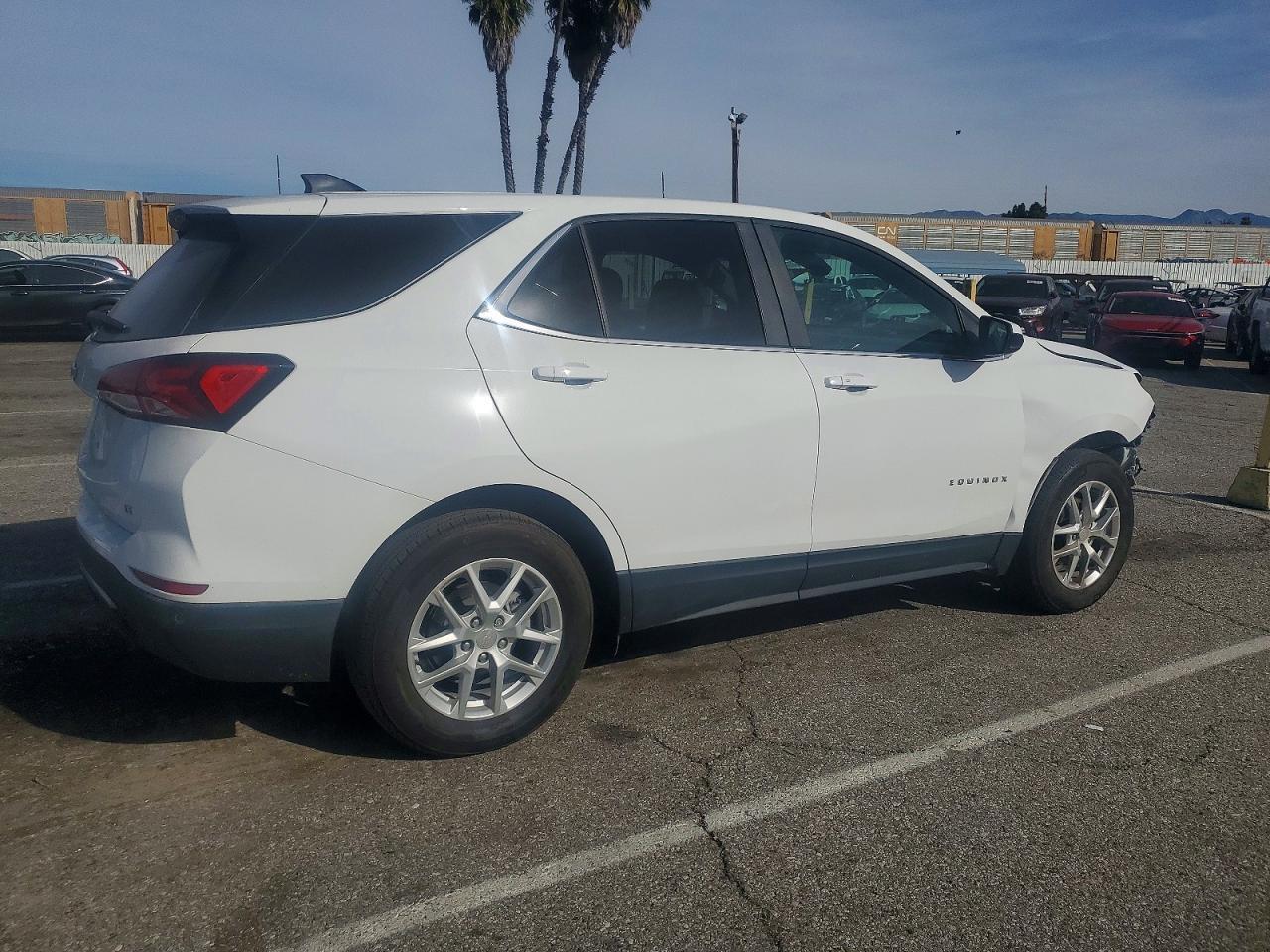 2022 Chevrolet Equinox Lt - Image 3