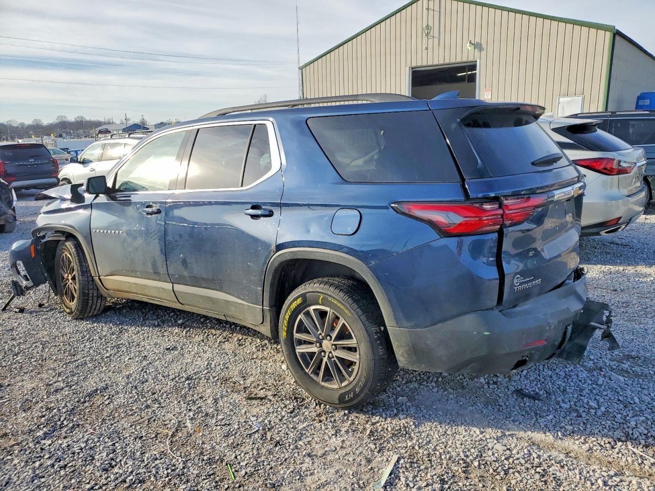 2022 Chevrolet Traverse Lt - Фото 2