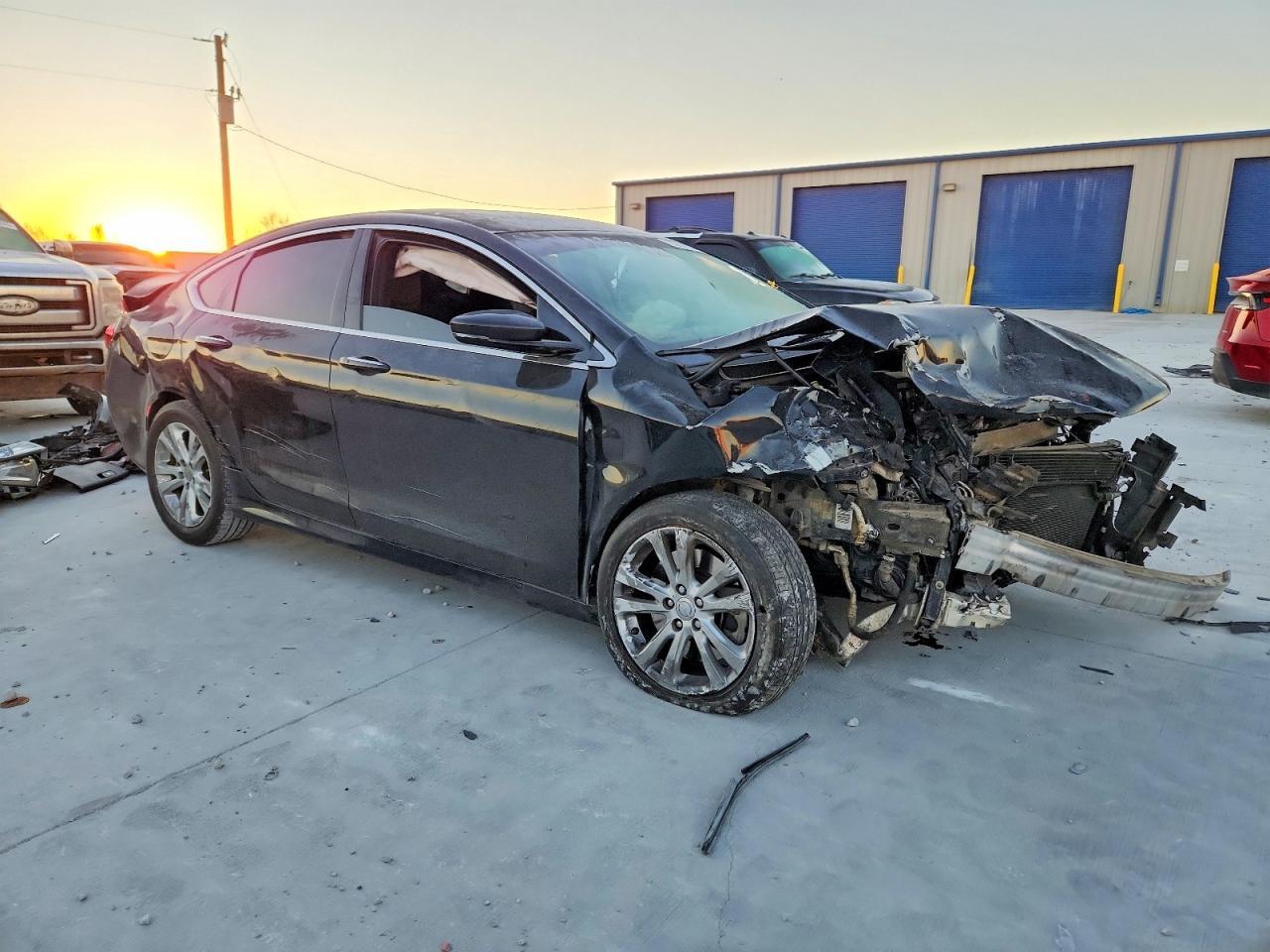 2015 Chrysler 200 C - Фото 4