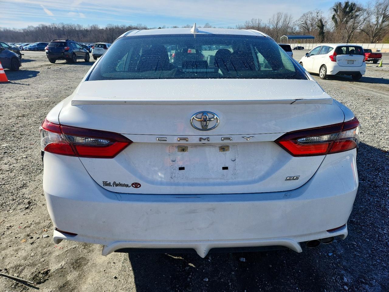 2022 Toyota Camry Se - Image 6