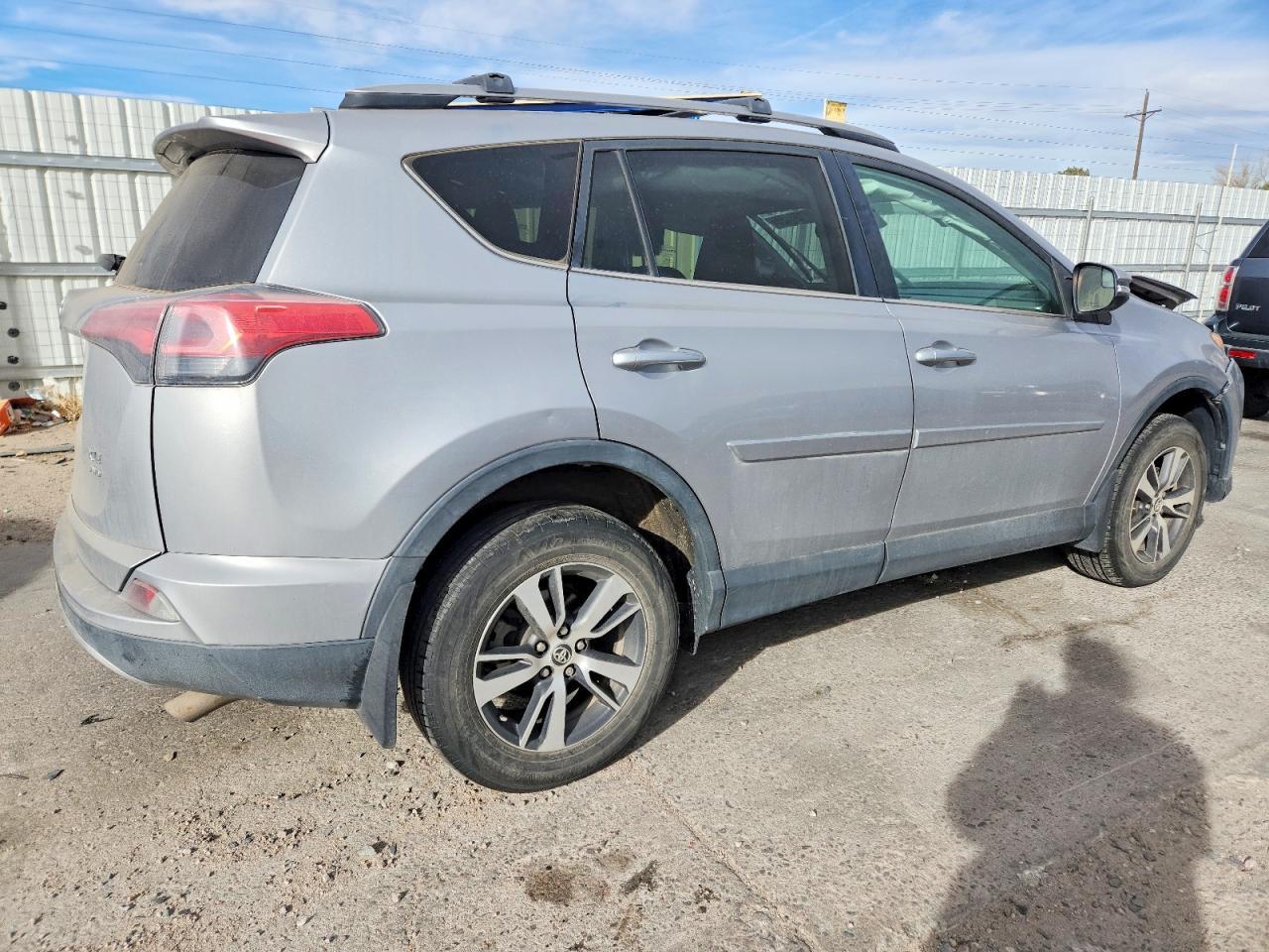 2017 Toyota Rav4 Xle - Фото 3