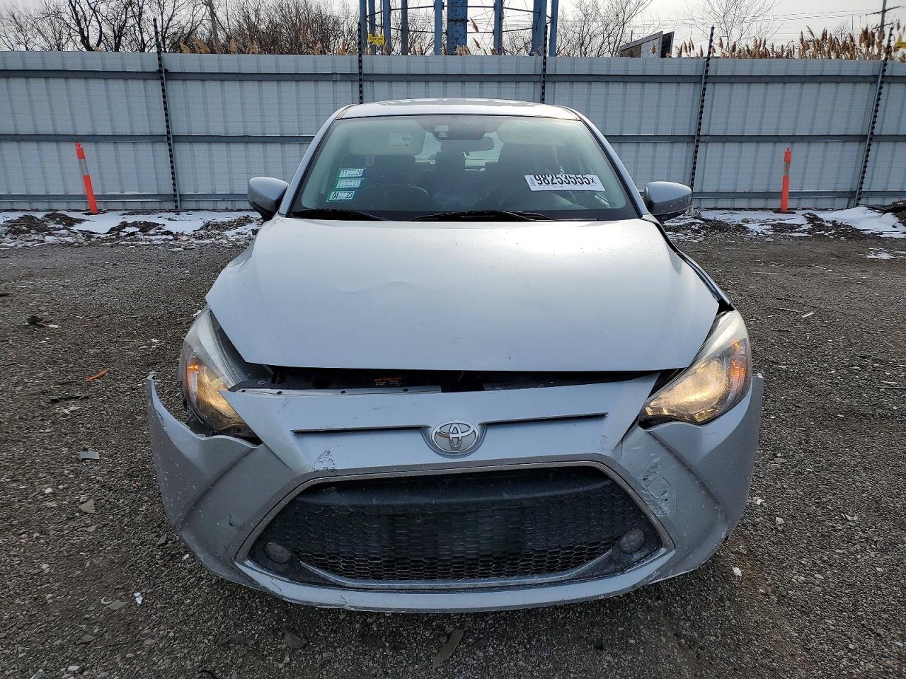 2019 Toyota Yaris - Image 5