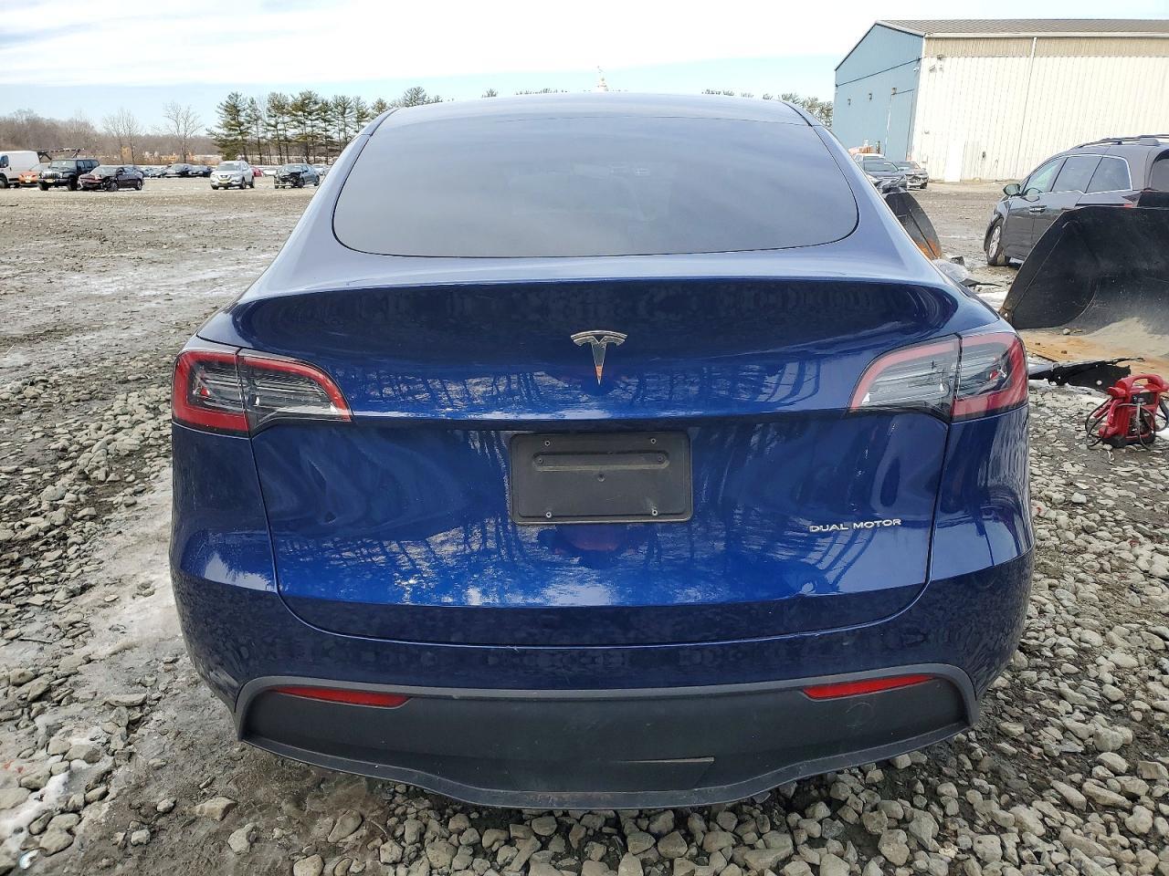 2023 Tesla Model Y - Фото 6