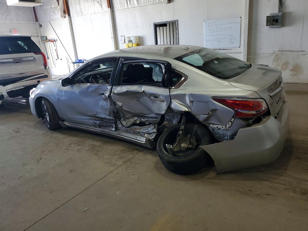 2015 Nissan Altima 2.5 - Фото 2