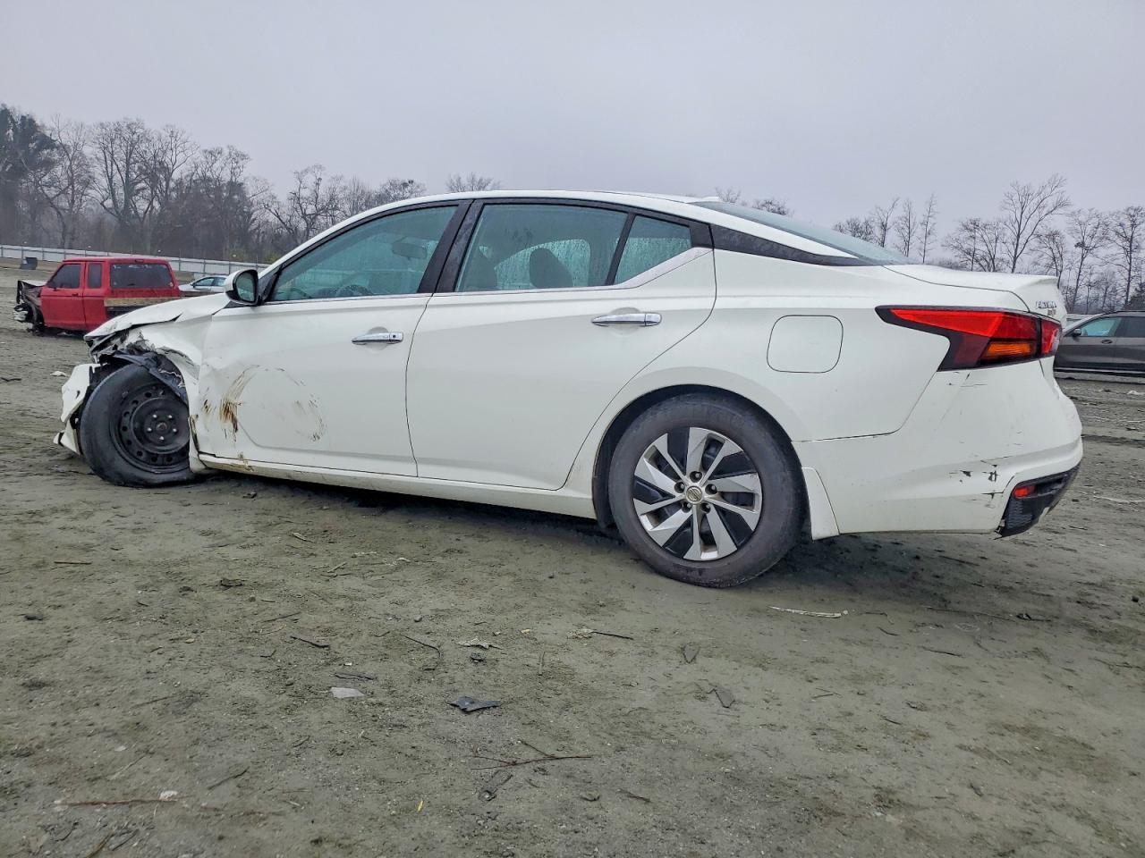 2020 Nissan Altima S - Фото 2