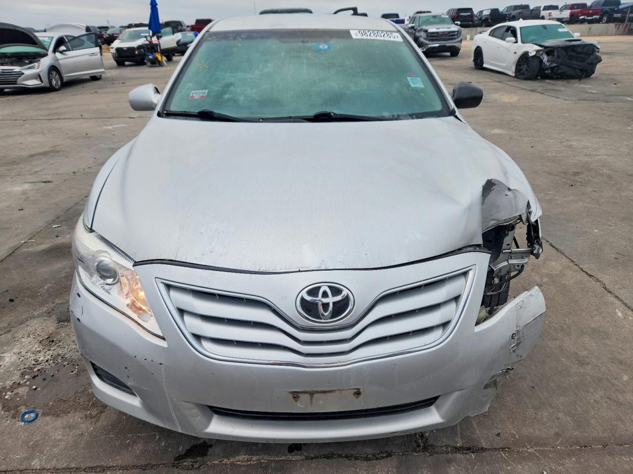 2011 Toyota Camry Le - Image 5