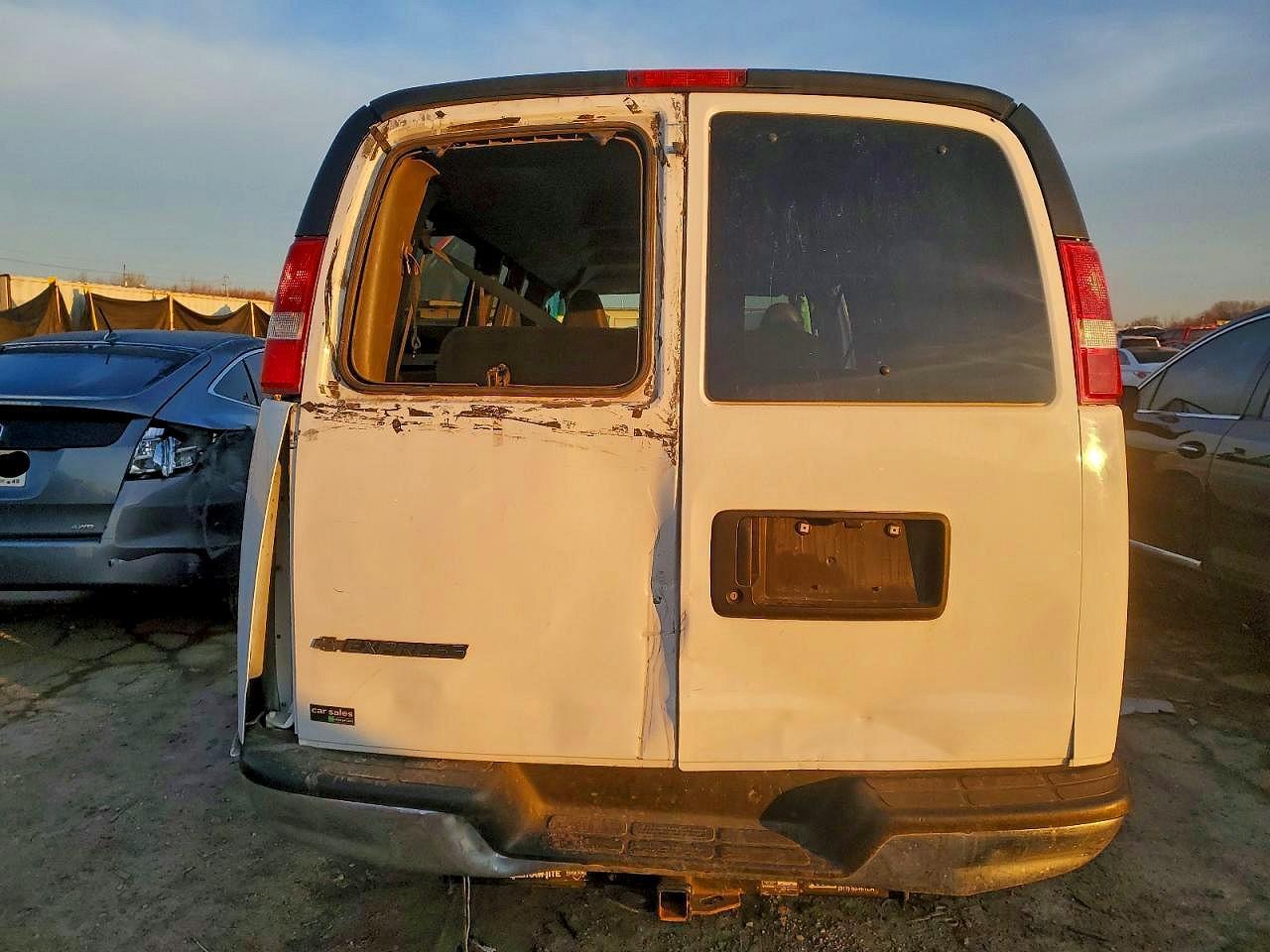 2017 Chevrolet Express G3500 Lt - Фото 6