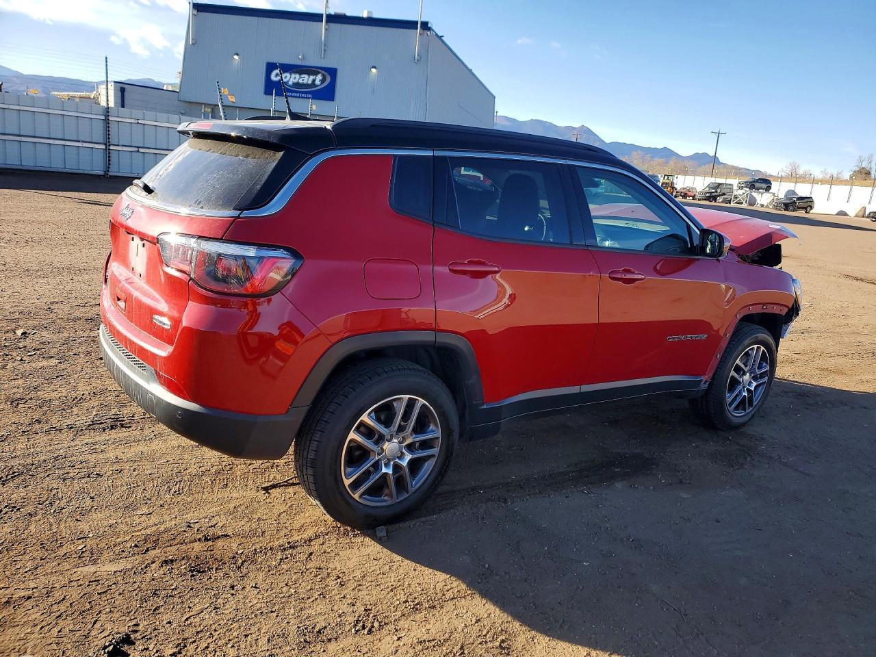 2020 Jeep Compass Latitude - Image 3