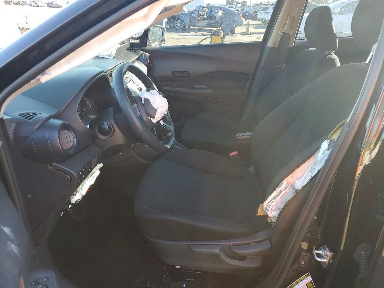 2023 Nissan Kicks S - Image 7