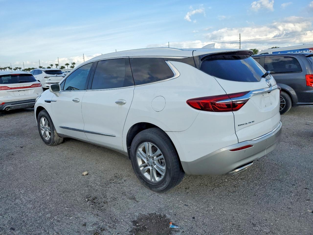 2020 Buick Enclave Essence - Фото 2