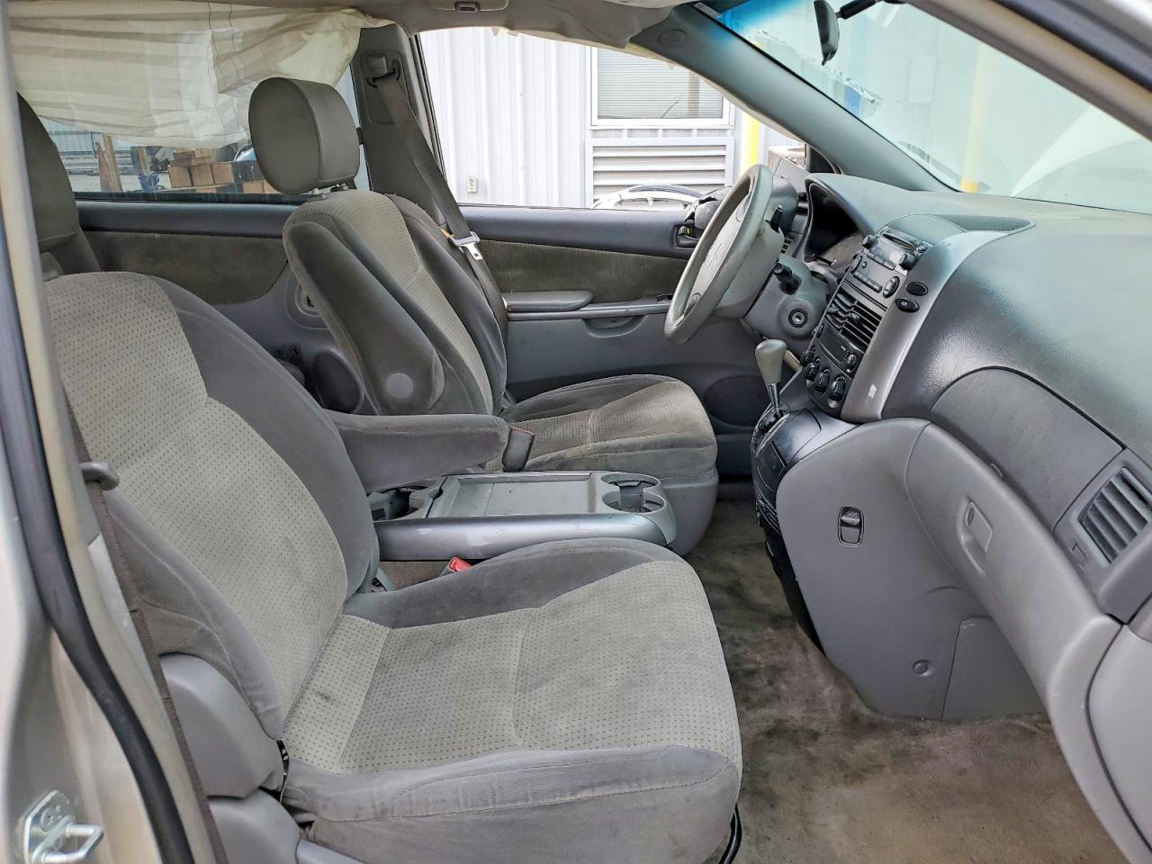 2008 Toyota Sienna Le 8-Passenger - Фото 7