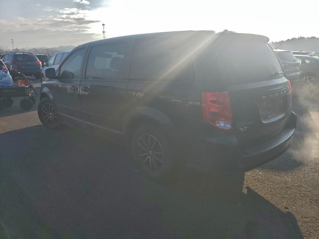 2016 Dodge Grand Caravan Se - Image 2