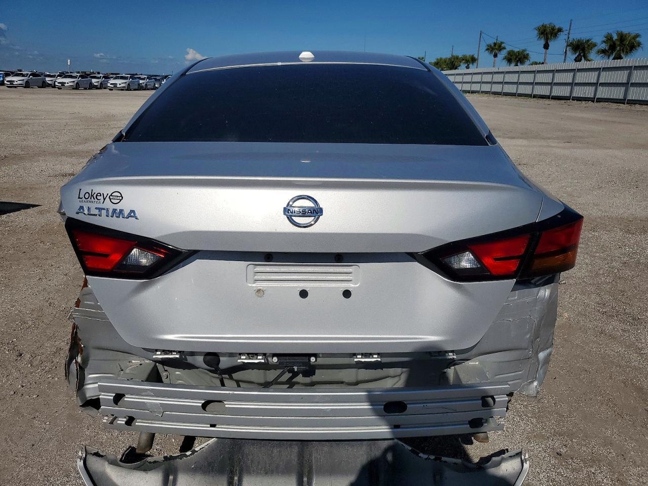 2020 Nissan Altima S - Image 6