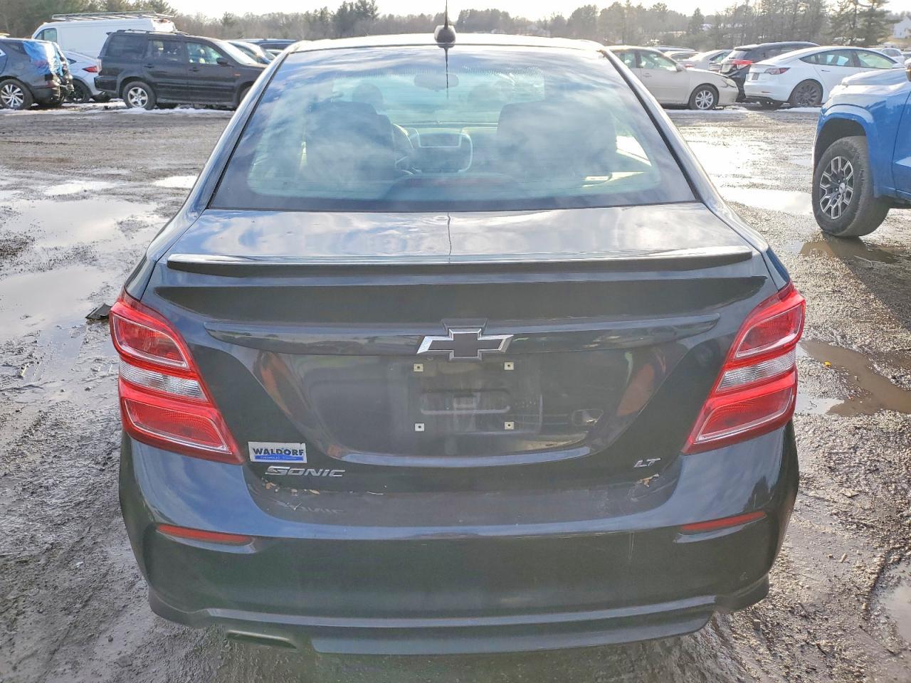 2018 Chevrolet Sonic Lt - Image 6