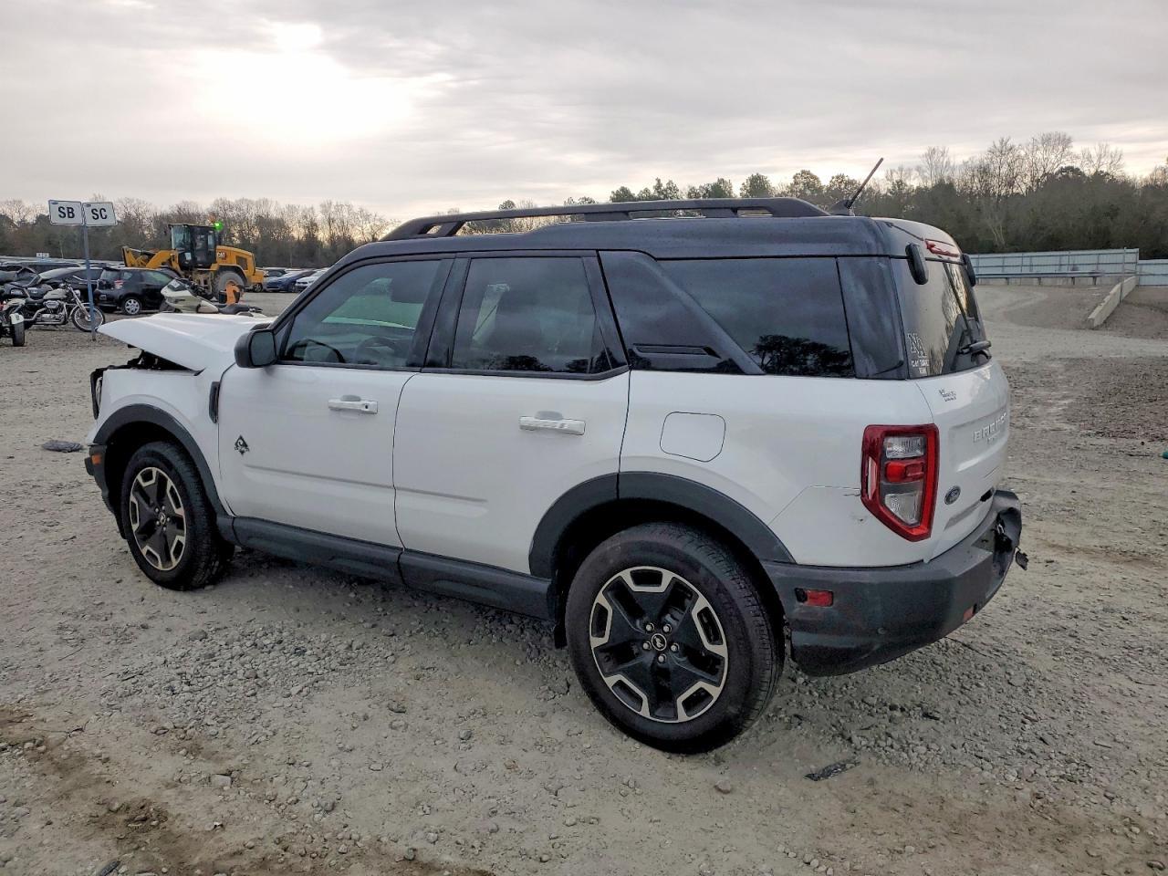 2024 Ford Bronco Sport Outer Banks - Image 2