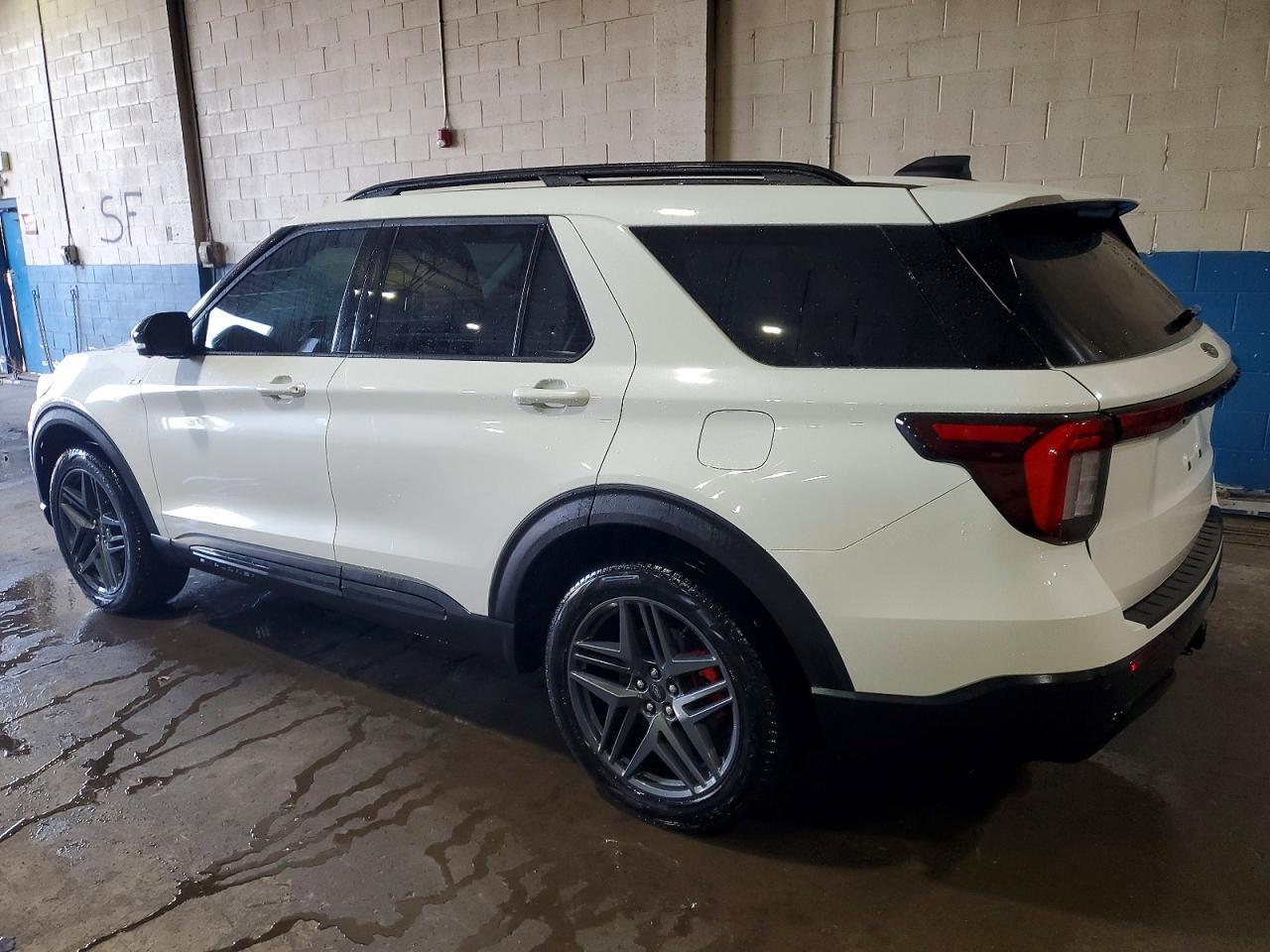 2025 Ford Explorer St-Line - Фото 2