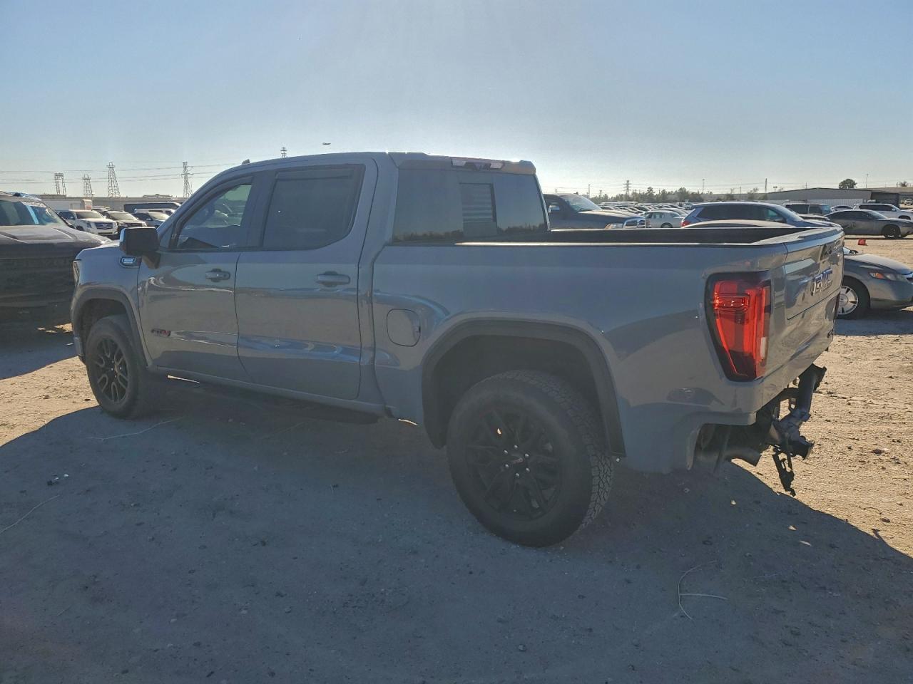 2024 GMC Sierra K1500 At4 - Фото 2