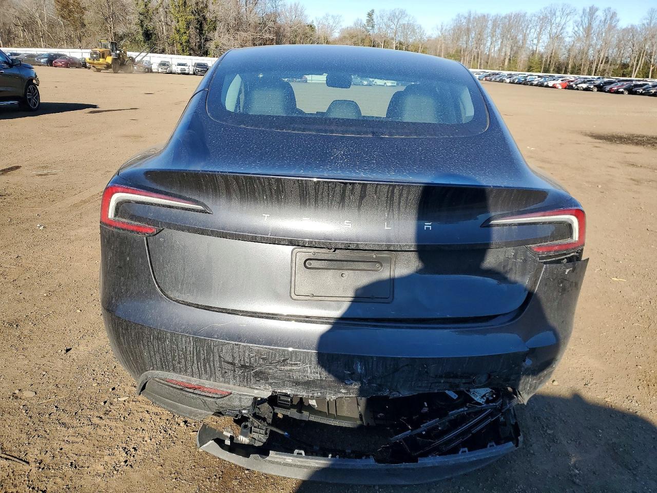 2025 Tesla Model 3 - Фото 6