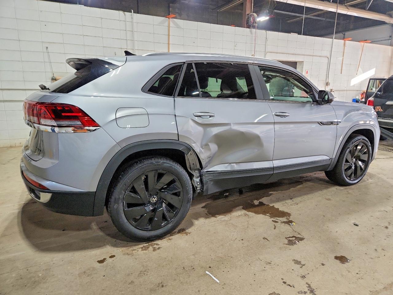 2024 Volkswagen Atlas Cross Sport Se - Image 3