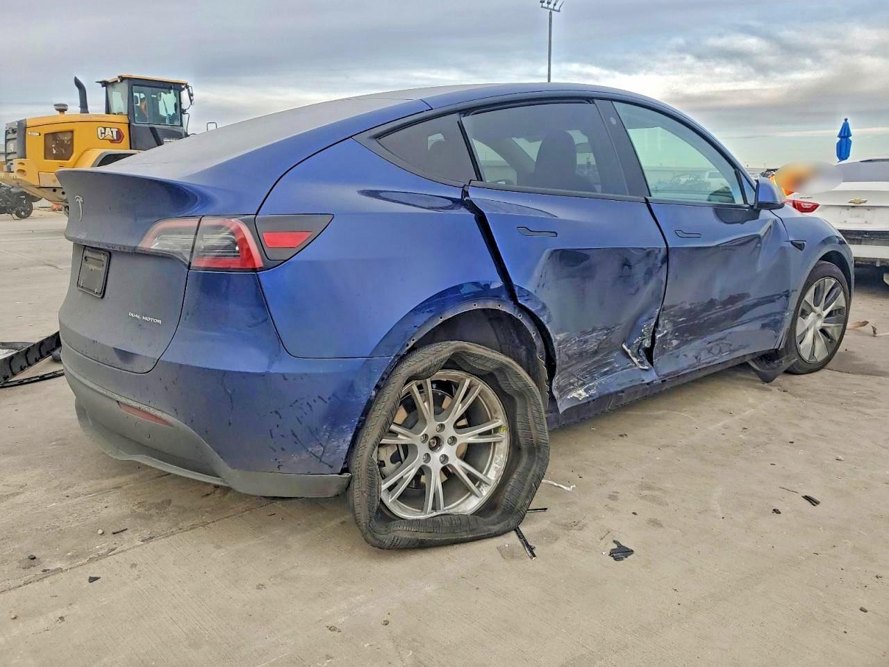 2023 Tesla Model Y - Image 3