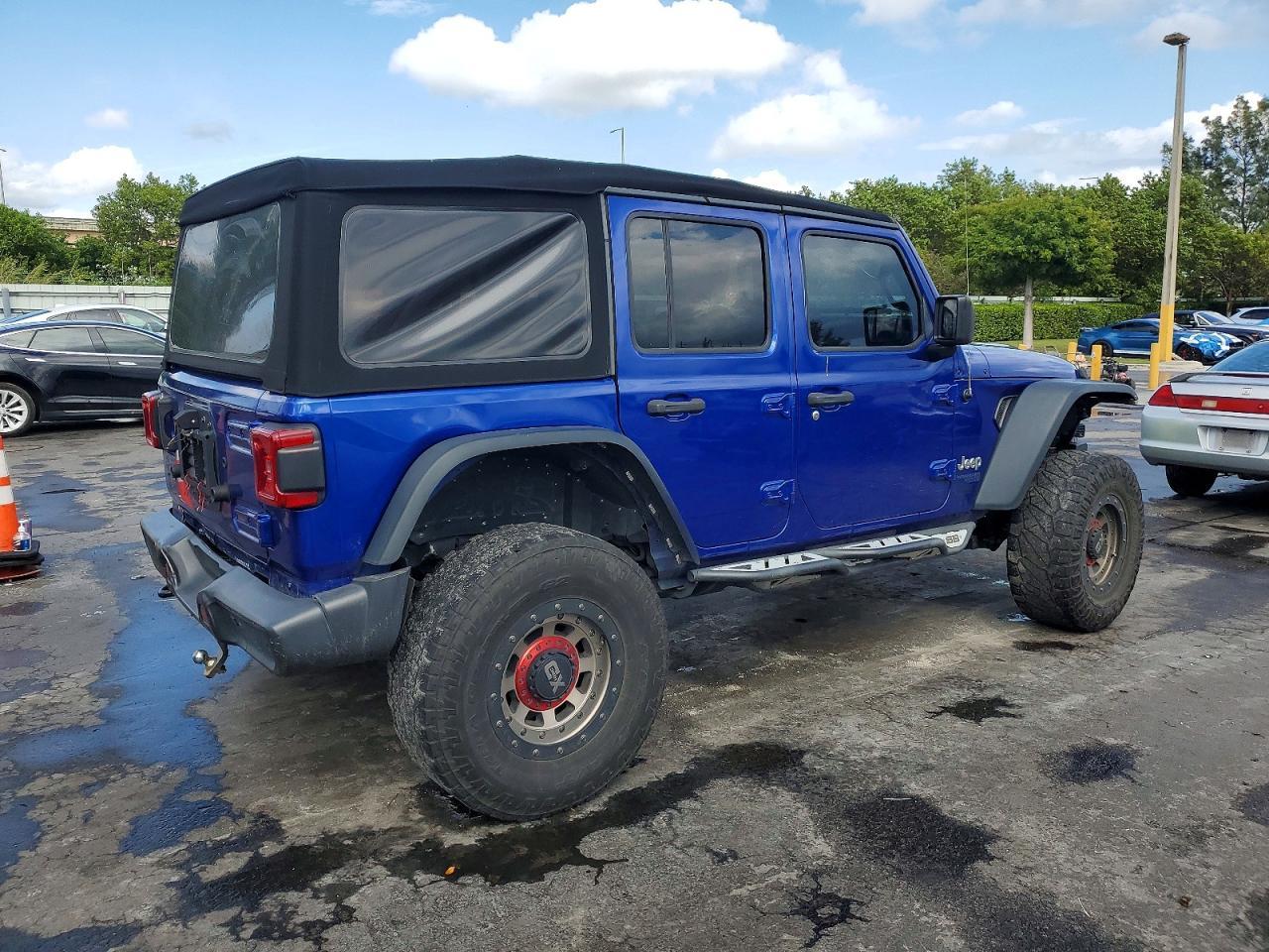2020 Jeep Wrangler Unlimited Sport - Фото 3