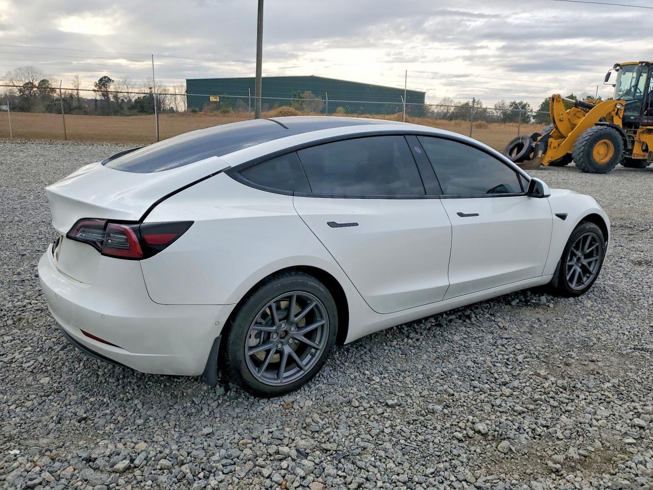 2021 Tesla Model 3 - Image 3