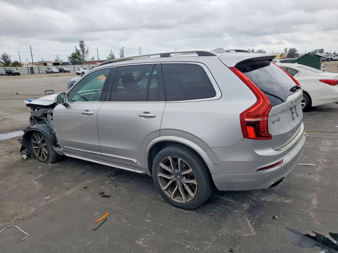2017 Volvo Xc90 T6 - Image 2