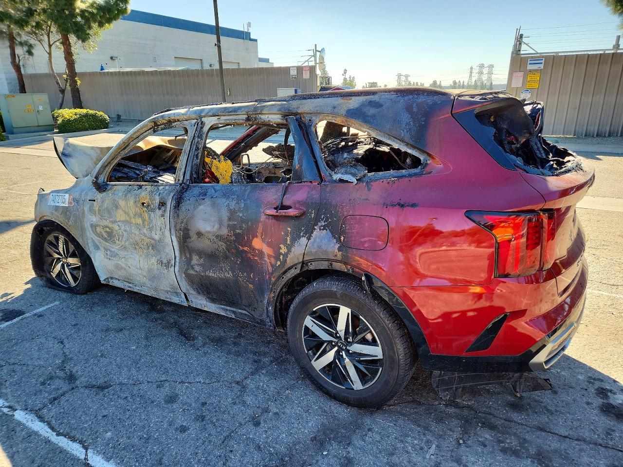 2021 Kia Sorento S - Фото 2