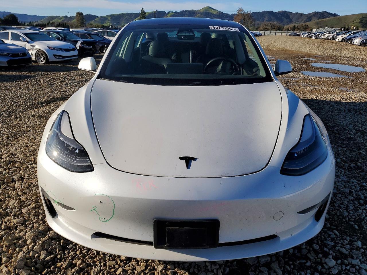 2023 Tesla Model 3 - Image 5