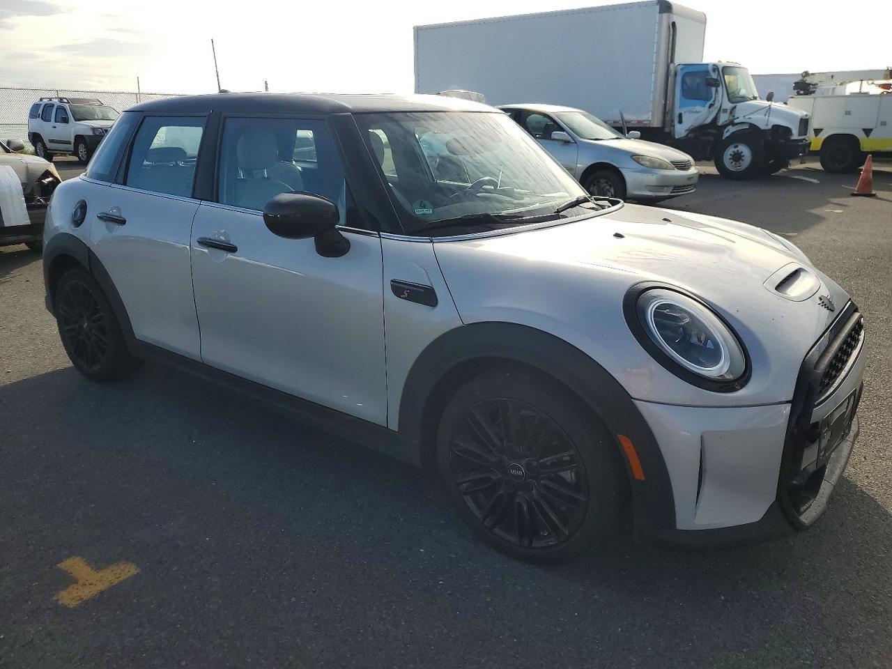 2022 Mini Cooper S - Image 4