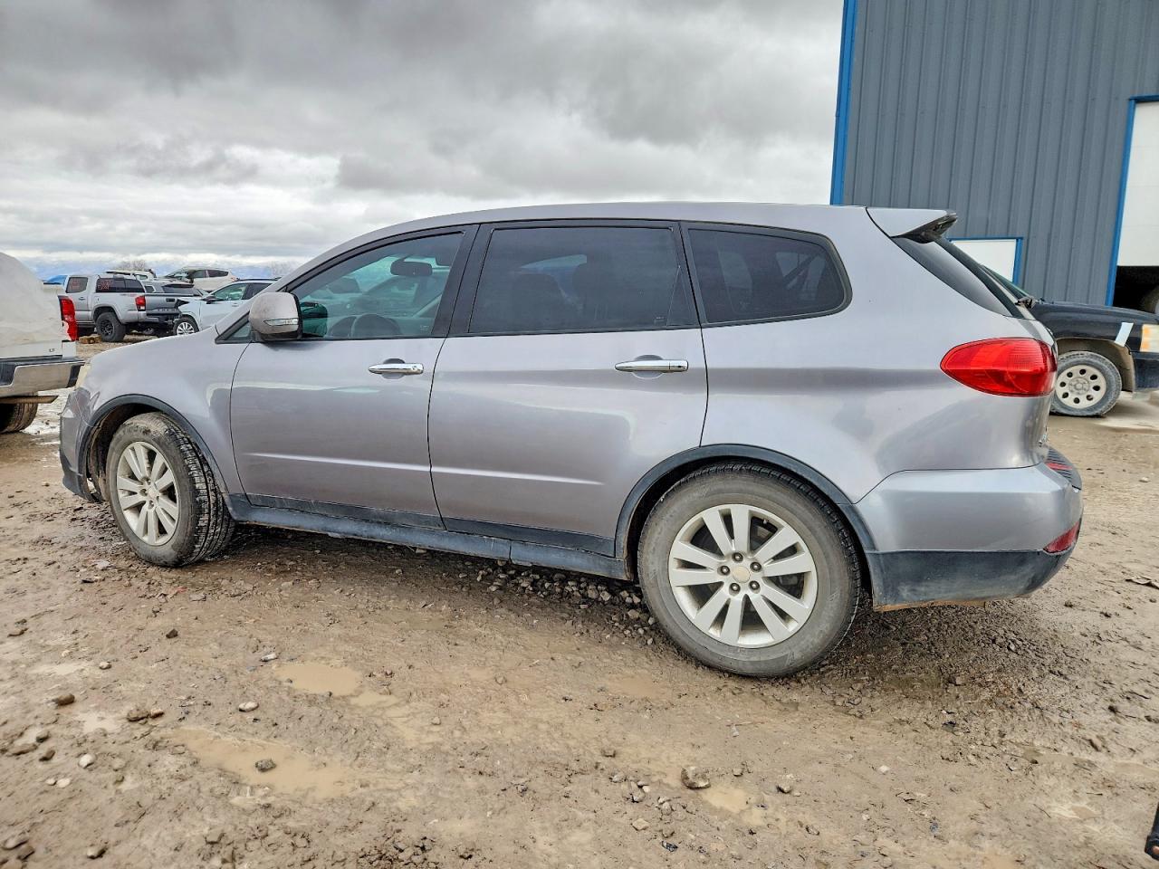 2008 Subaru Tribeca - Image 2