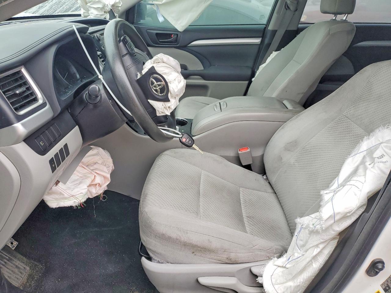 2017 Toyota Highlander Le - Фото 7