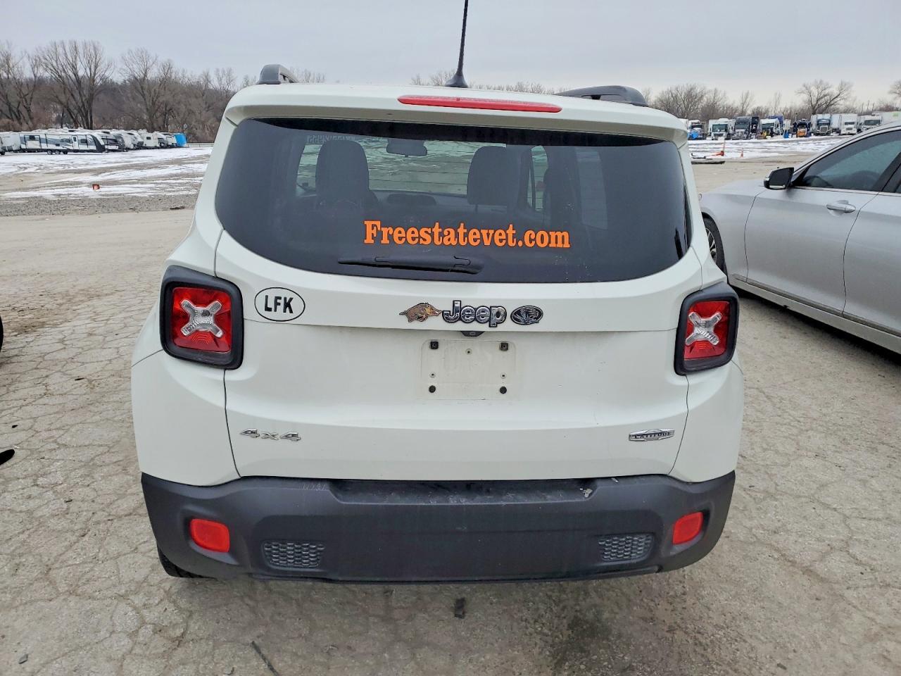 2015 Jeep Renegade Latitude - Image 6