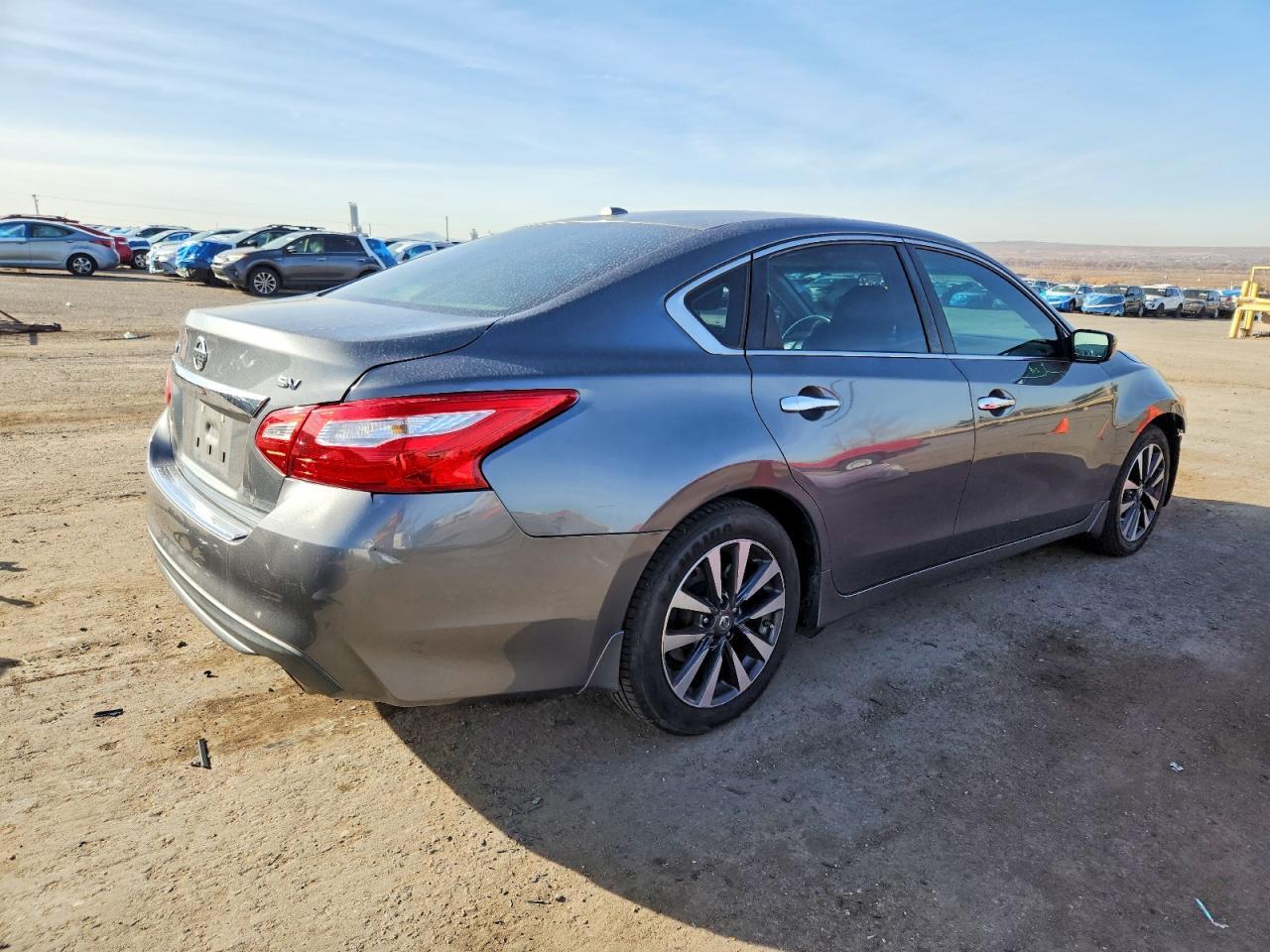 2017 Nissan Altima 2.5 - Image 3
