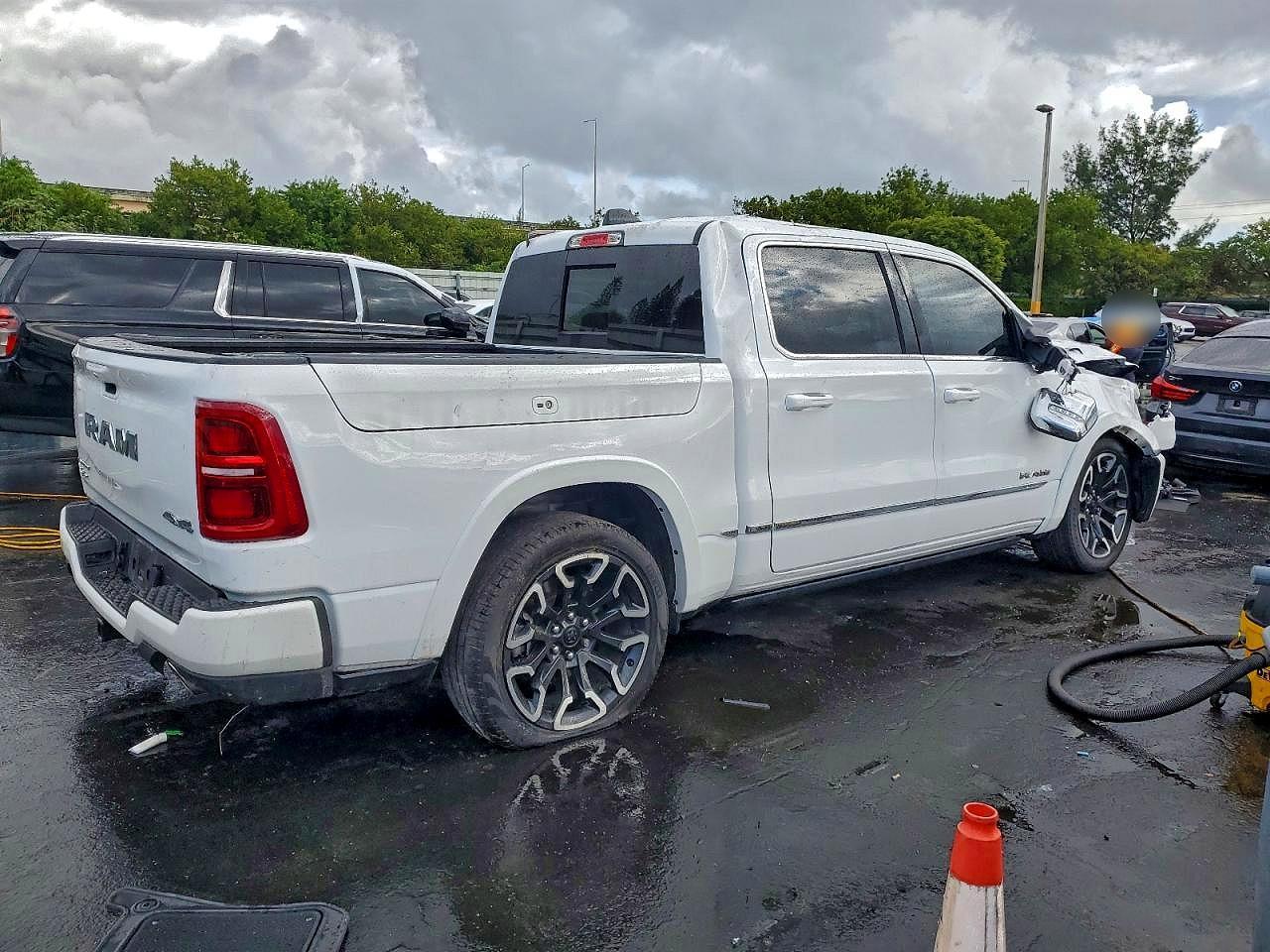 2025 Ram 1500 Limited - Image 3