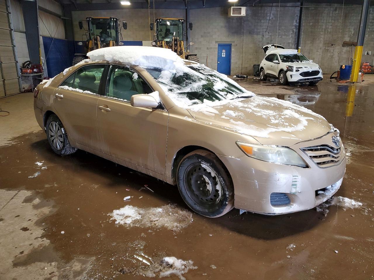 2010 Toyota Camry Base - Фото 4