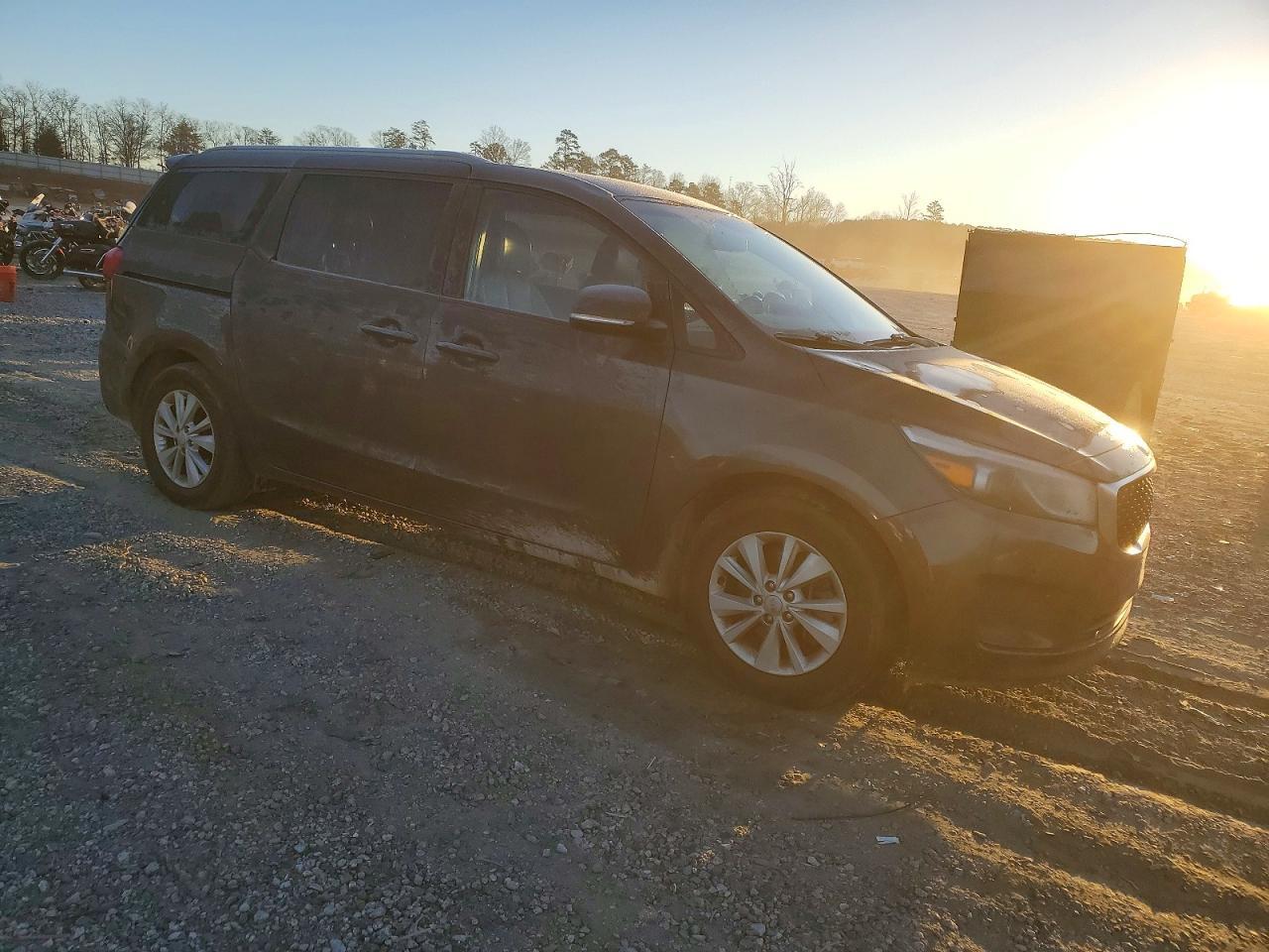 2017 Kia Sedona Lx - Image 4