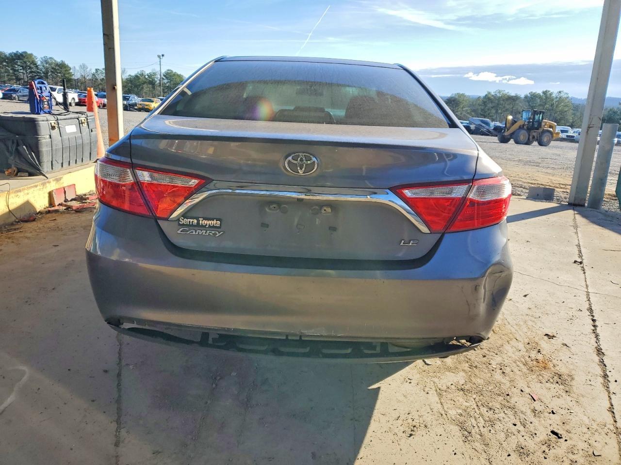 2017 Toyota Camry Le - Image 6