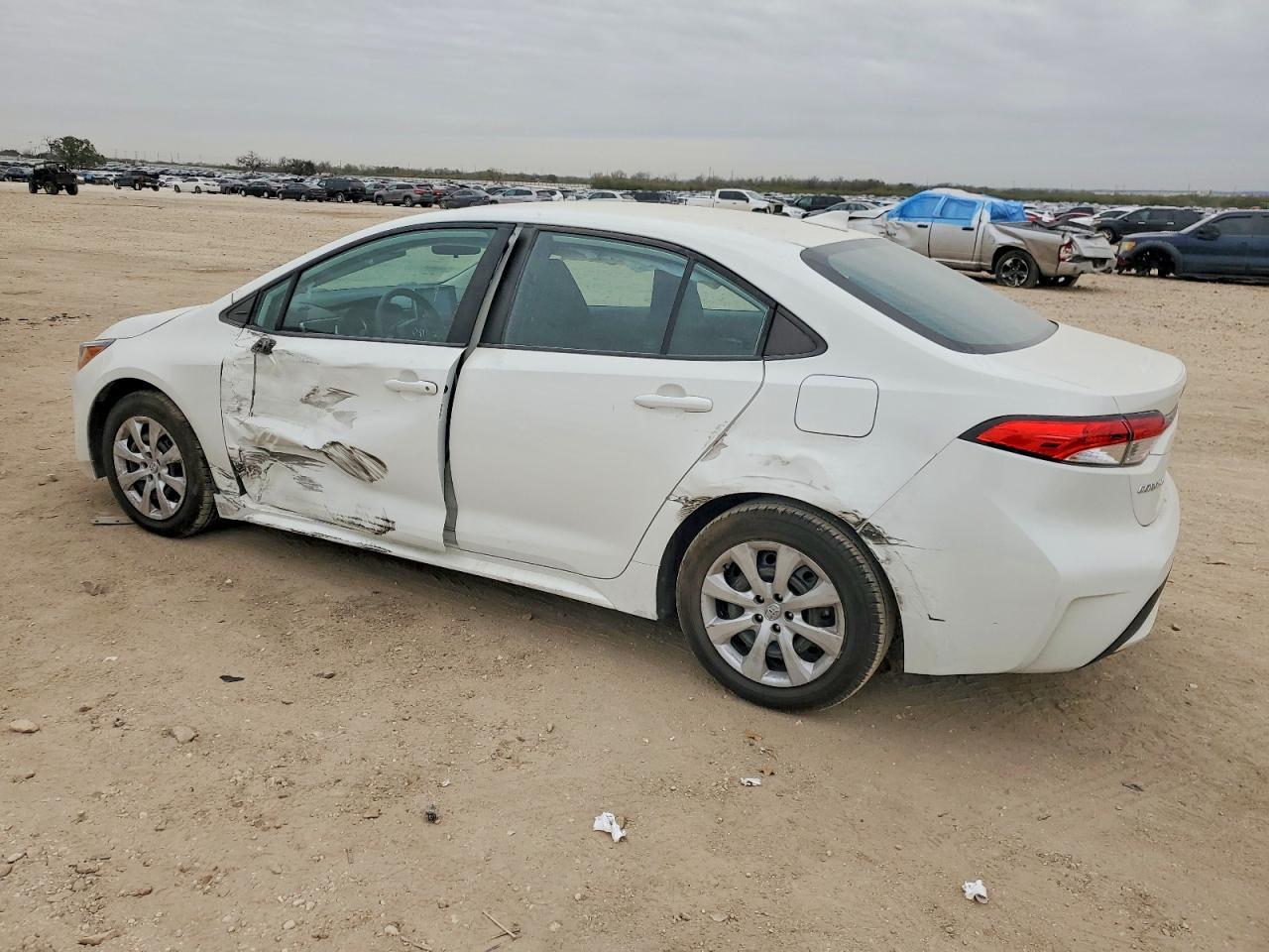 2020 Toyota Corolla Le - Image 2