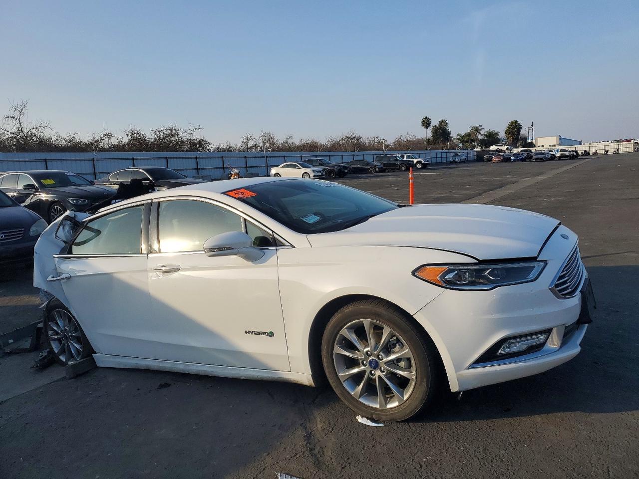 2017 Ford Fusion Se Hybrid - Image 4
