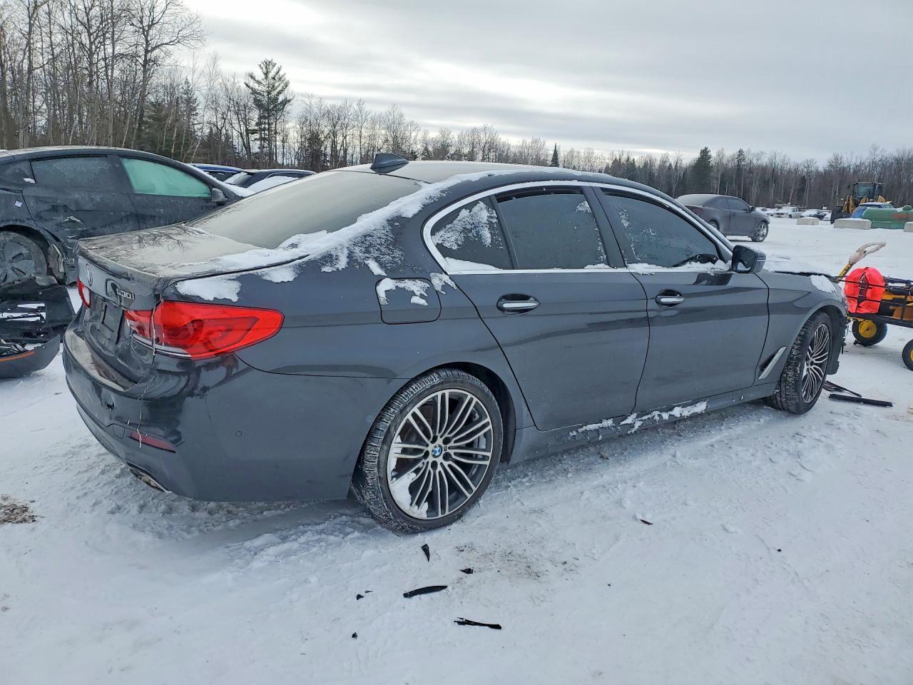 2017 BMW 530 Xi - Image 3