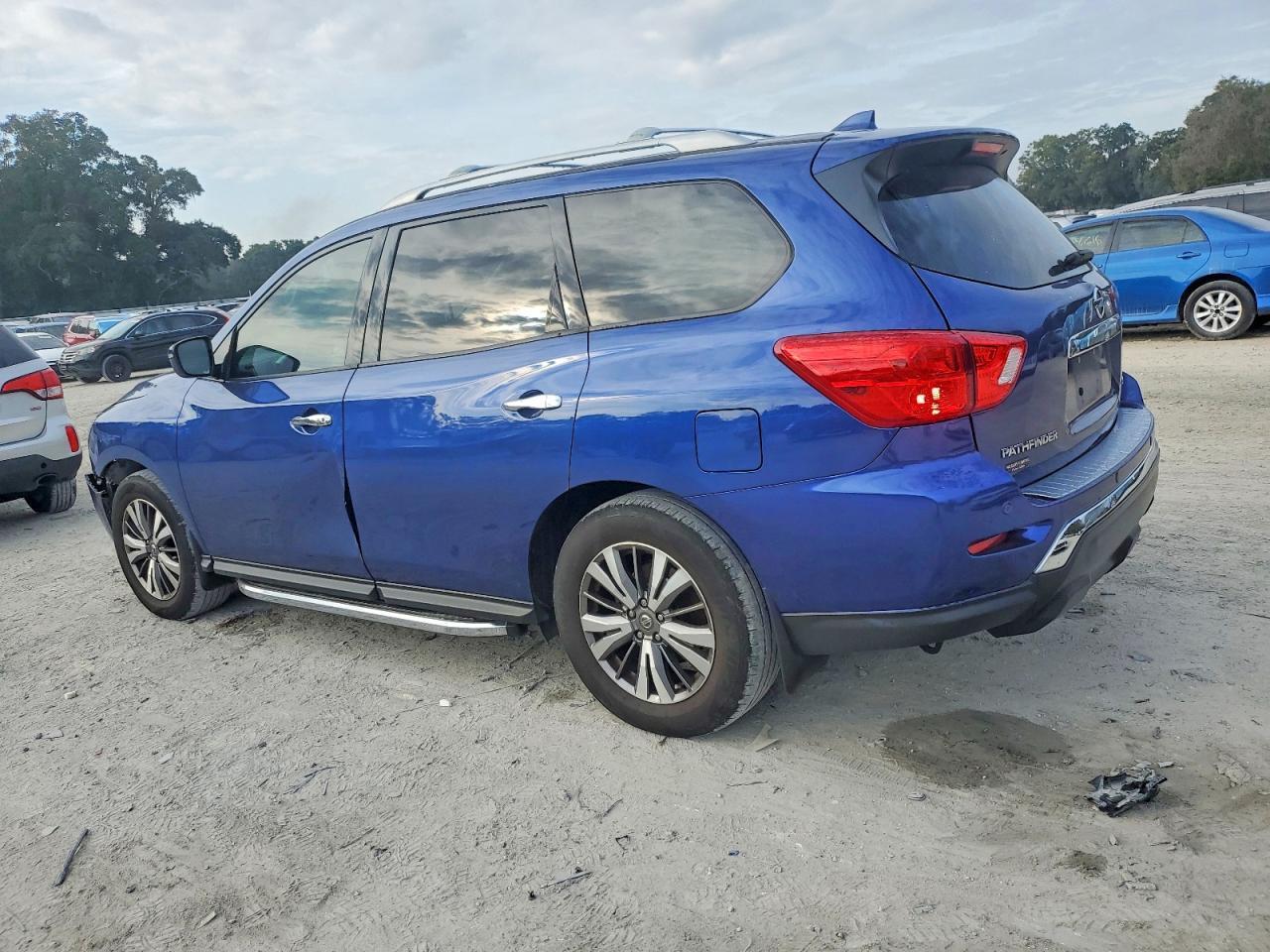 2020 Nissan Pathfinder Sv - Фото 2