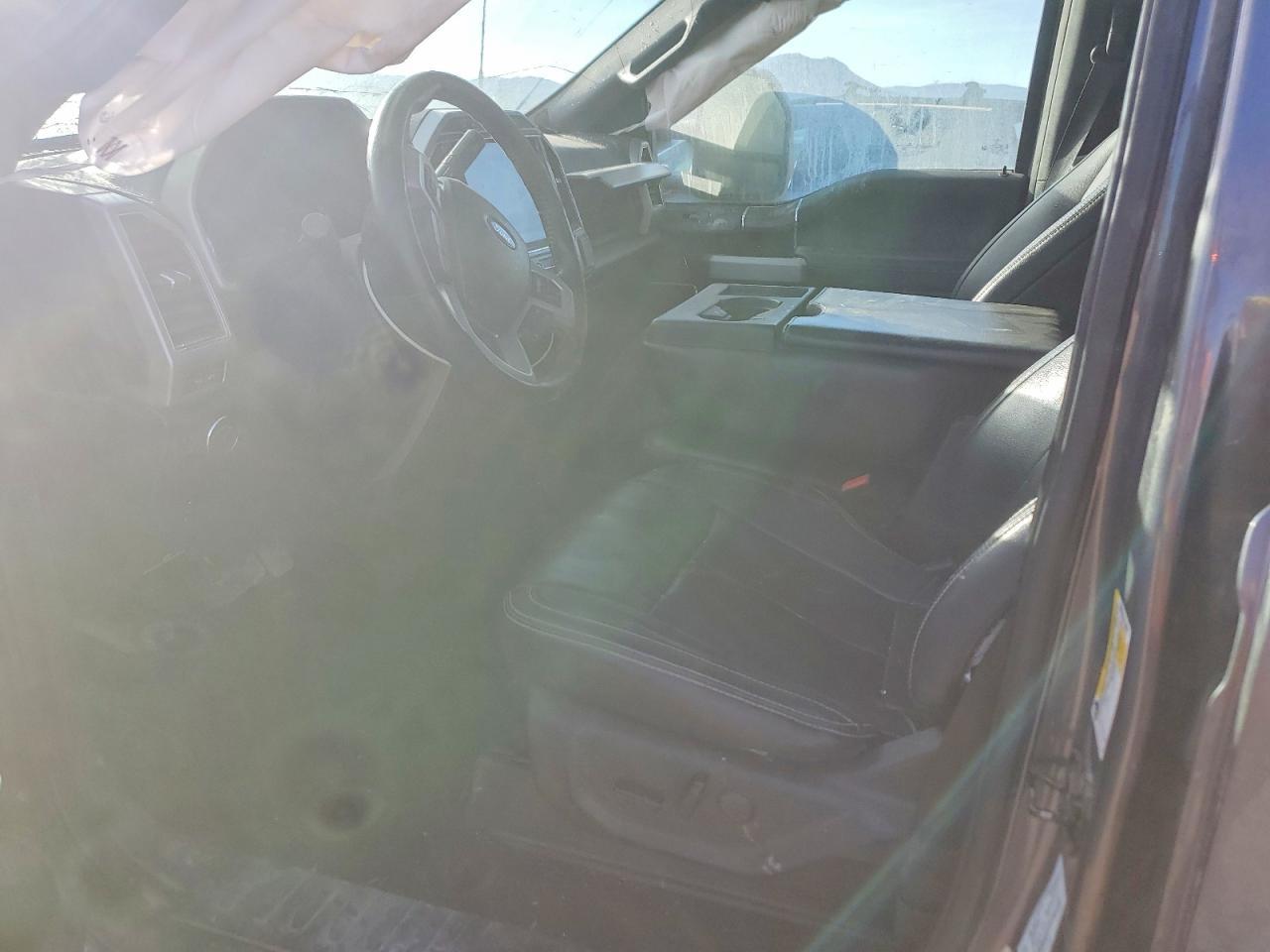 2022 Ford F350 Super Duty - Image 7