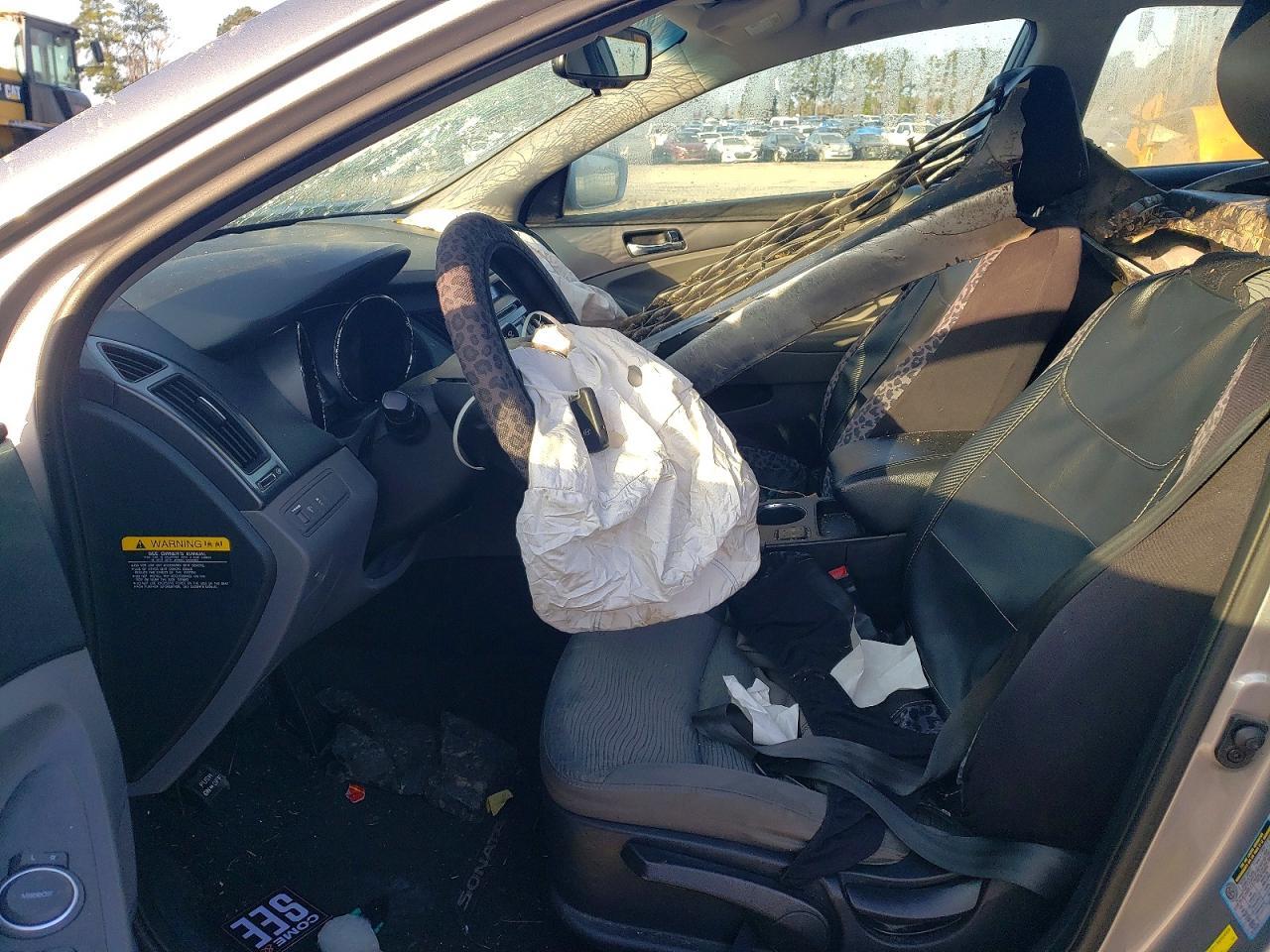 2014 Hyundai Sonata Hybrid - Image 7