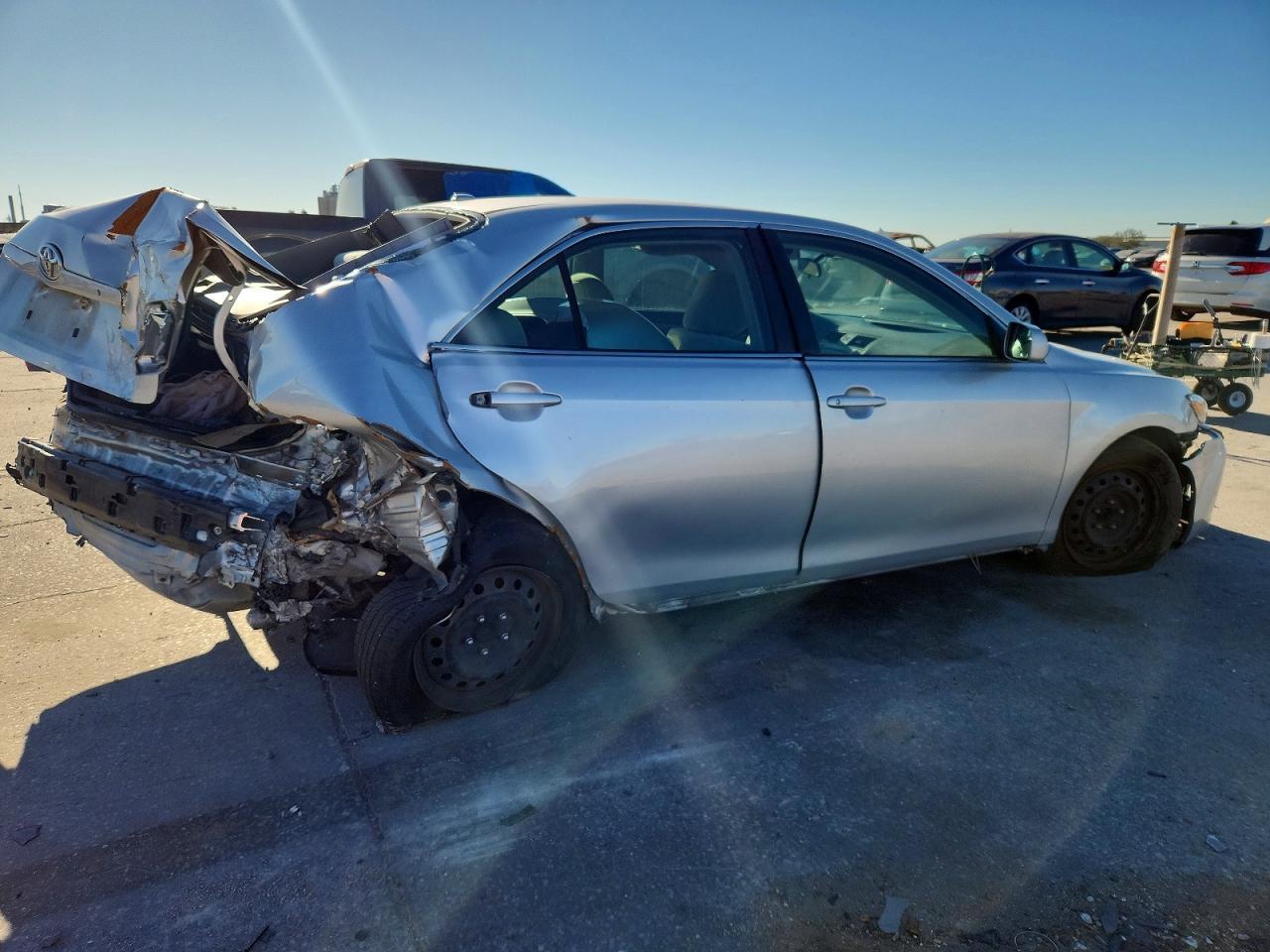 2011 Toyota Camry Base - Фото 3