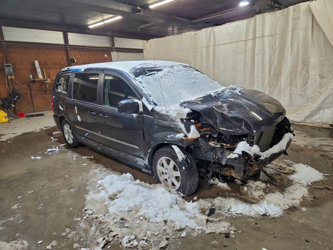 2012 Chrysler Town & Country Touring - Фото 4