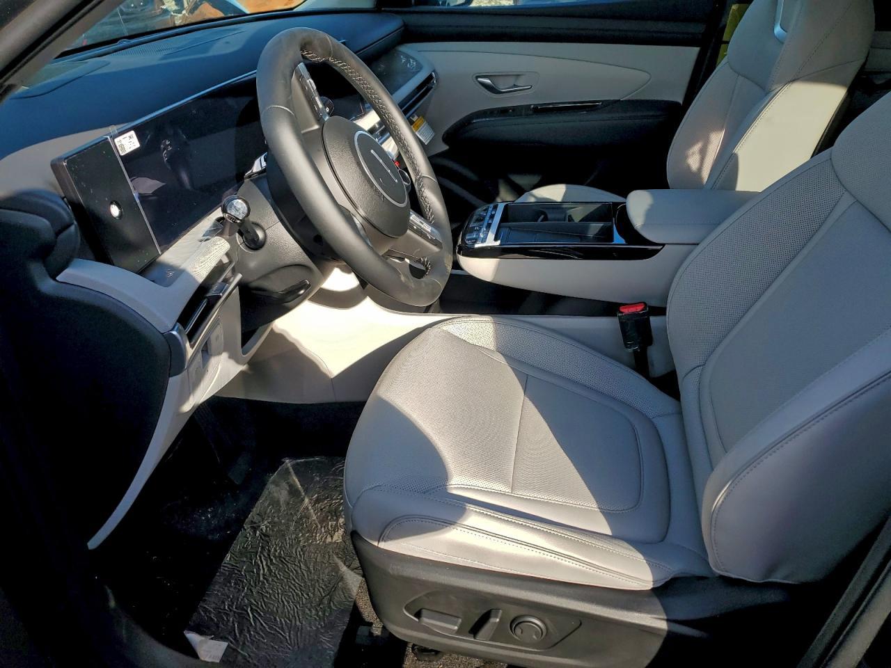 2025 Hyundai Tucson Limited - Image 7